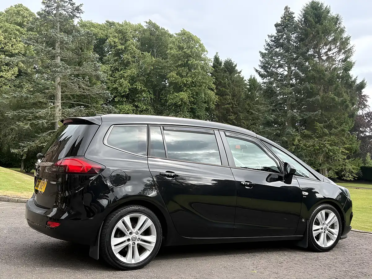 Used 2017 Vauxhall Zafira Tourer Sri Black - Interior and Exterior details 6