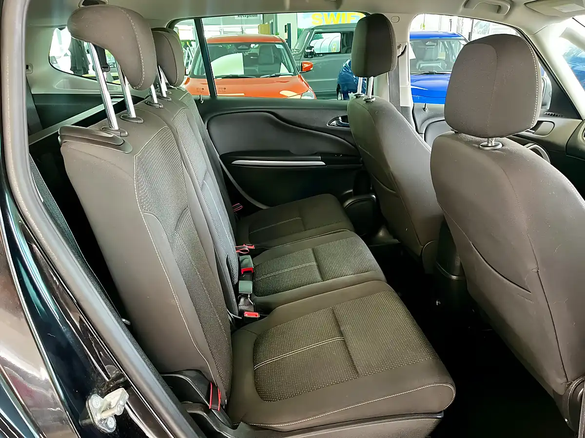 Used 2017 Vauxhall Zafira Tourer Sri Black - Interior and Exterior details 10