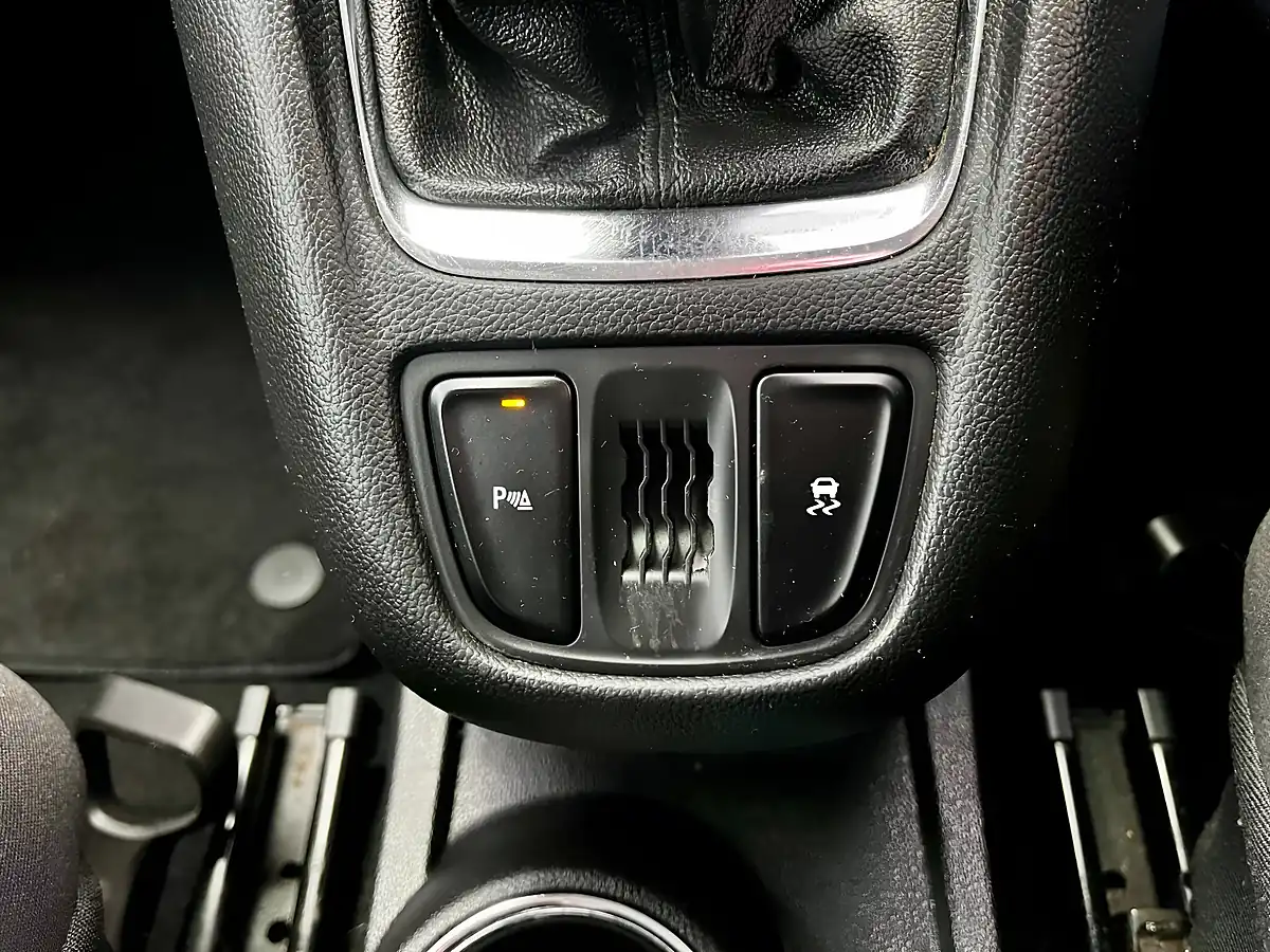 Used 2017 Vauxhall Zafira Tourer Sri Black - Interior and Exterior details 13