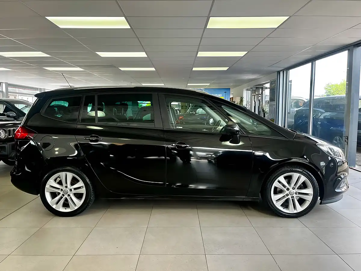 Used 2017 Vauxhall Zafira Tourer Sri Black - Interior and Exterior details 6
