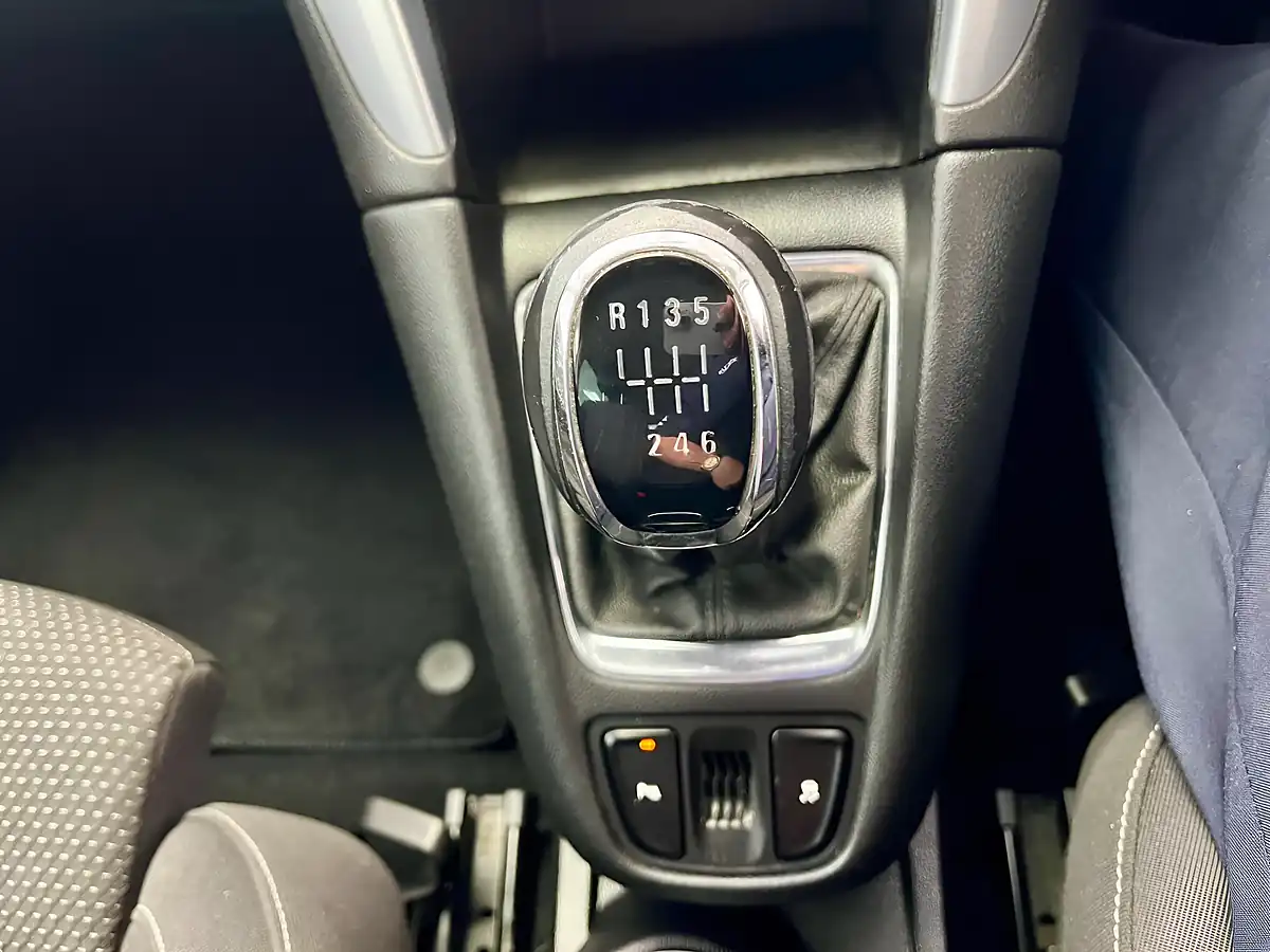 Used 2017 Vauxhall Zafira Tourer Sri Black - Interior and Exterior details 9