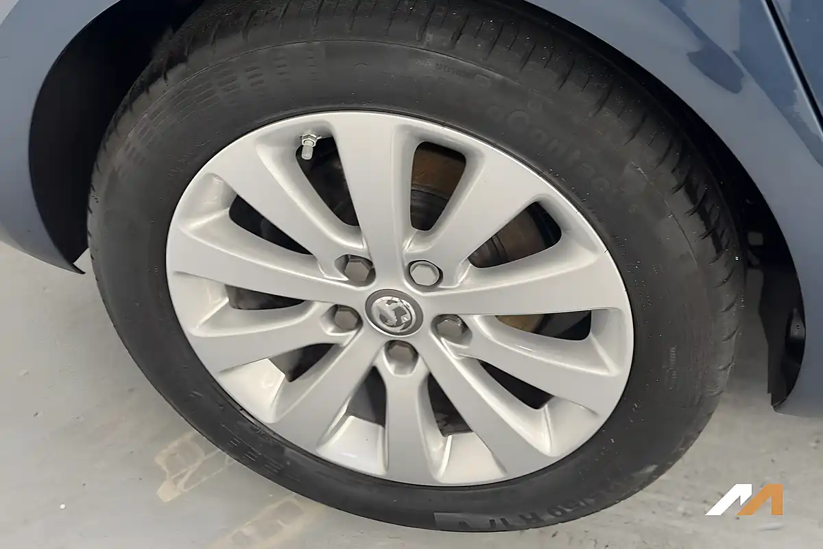 Used 2017 Vauxhall Zafira Tourer Sri Blue - Interior and Exterior details 11