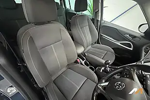 Used 2017 Vauxhall Zafira Tourer Sri Blue - Interior and Exterior details 13