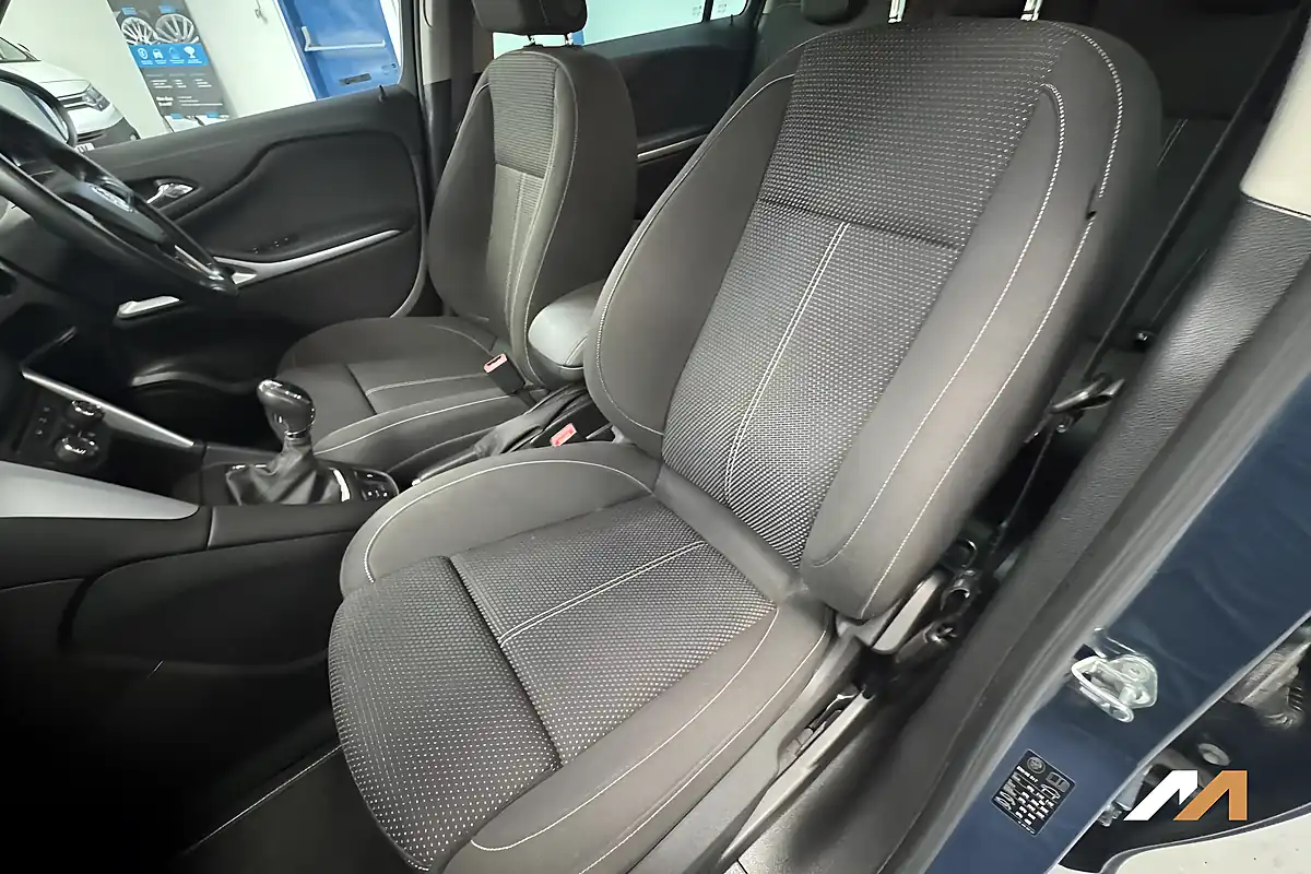 Used 2017 Vauxhall Zafira Tourer Sri Blue - Interior and Exterior details 14