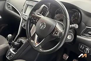 Used 2017 Vauxhall Zafira Tourer Sri Blue - Interior and Exterior details 16
