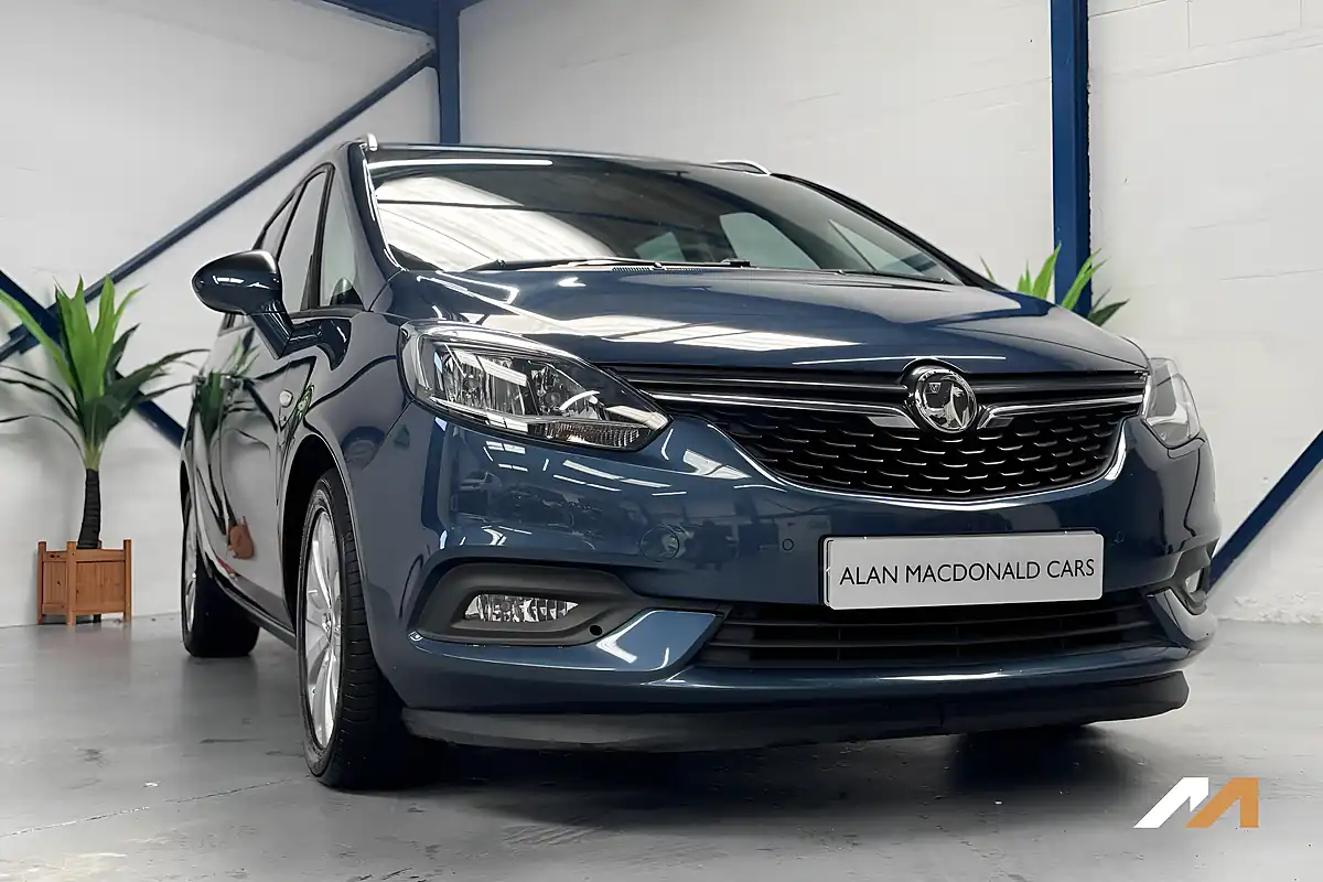 Used 2017 Vauxhall Zafira Tourer Sri Blue - Interior and Exterior details 6