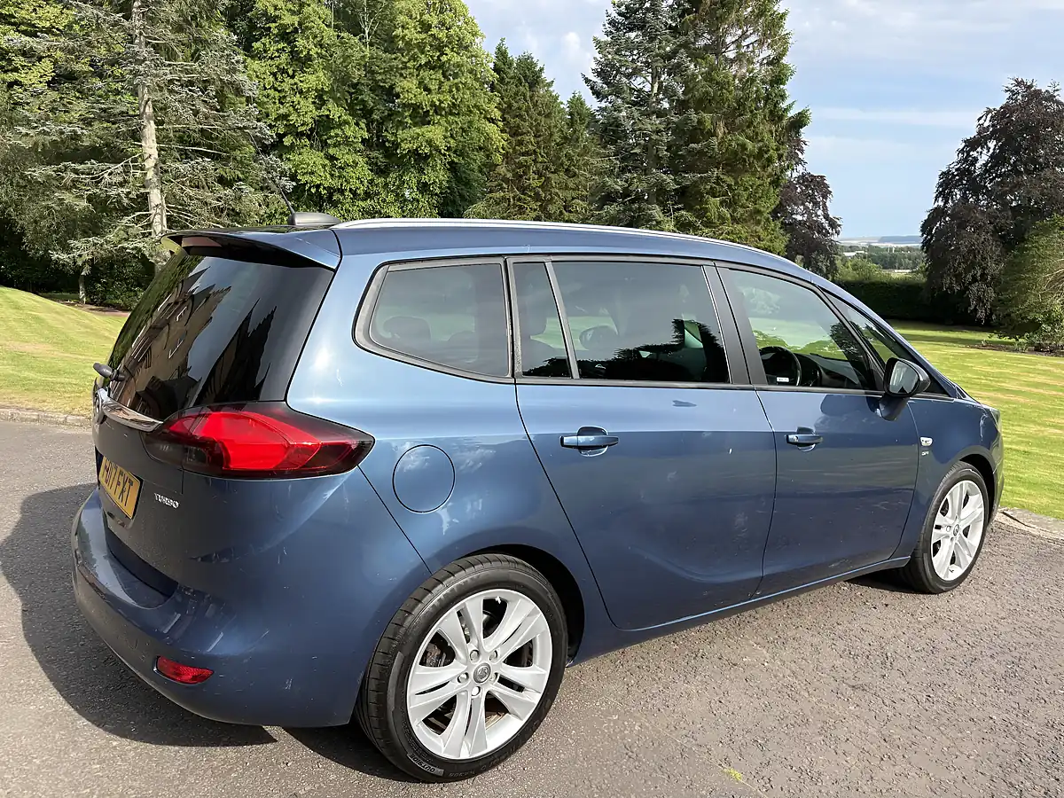Used 2017 Vauxhall Zafira Tourer Sri Blue - Interior and Exterior details 19