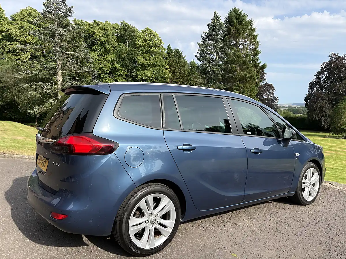 Used 2017 Vauxhall Zafira Tourer Sri Blue - Interior and Exterior details 7