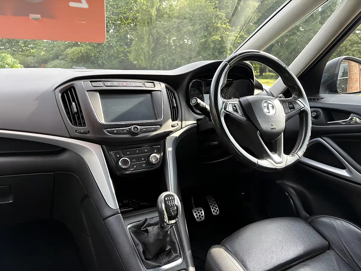 Used 2017 Vauxhall Zafira Tourer Sri Blue - Interior and Exterior details 9
