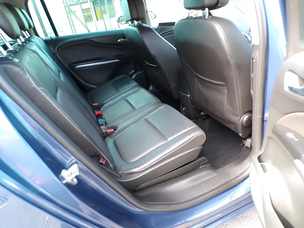 Used 2017 Vauxhall Zafira Tourer Sri Blue - Interior and Exterior details 13