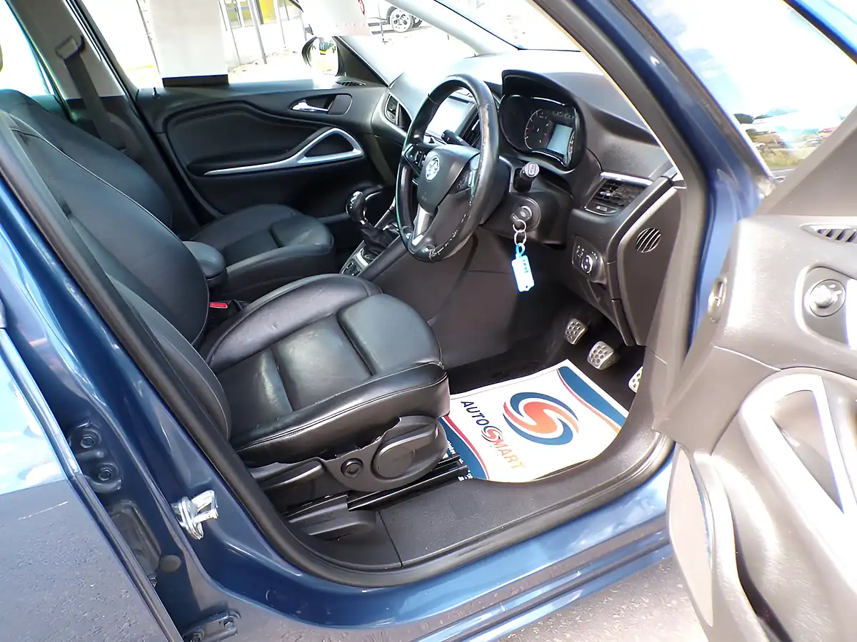 Used 2017 Vauxhall Zafira Tourer Sri Blue - Interior and Exterior details 14