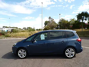 Used 2017 Vauxhall Zafira Tourer Sri Blue - Interior and Exterior details 2