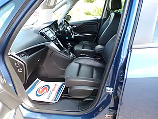 Used 2017 Vauxhall Zafira Tourer Sri Blue - Interior and Exterior details 7