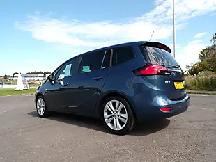 Used 2017 Vauxhall Zafira Tourer Sri Blue - Interior and Exterior details 8