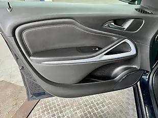 Used 2017 Vauxhall Zafira Tourer Sri Blue - Interior and Exterior details 17