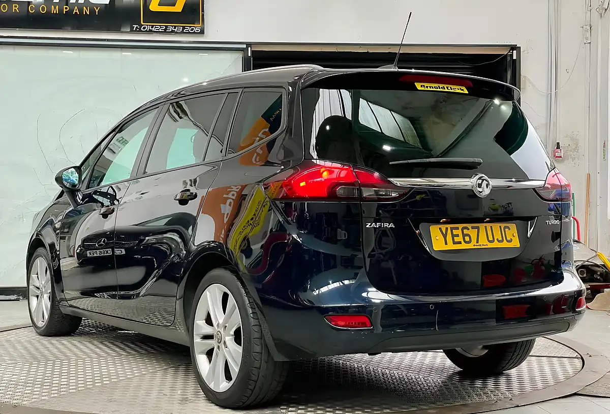 Used 2017 Vauxhall Zafira Tourer Sri Blue - Interior and Exterior details 5