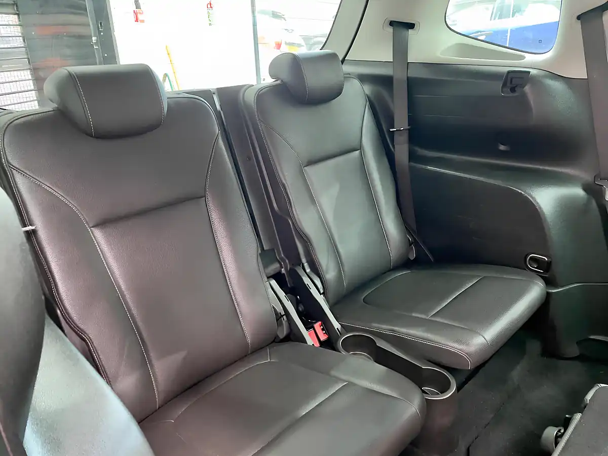 Used 2017 Vauxhall Zafira Tourer Sri Blue - Interior and Exterior details 9
