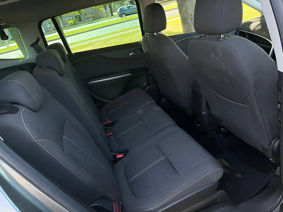 Used 2017 Vauxhall Zafira Tourer Sri Grey - Interior and Exterior details 11
