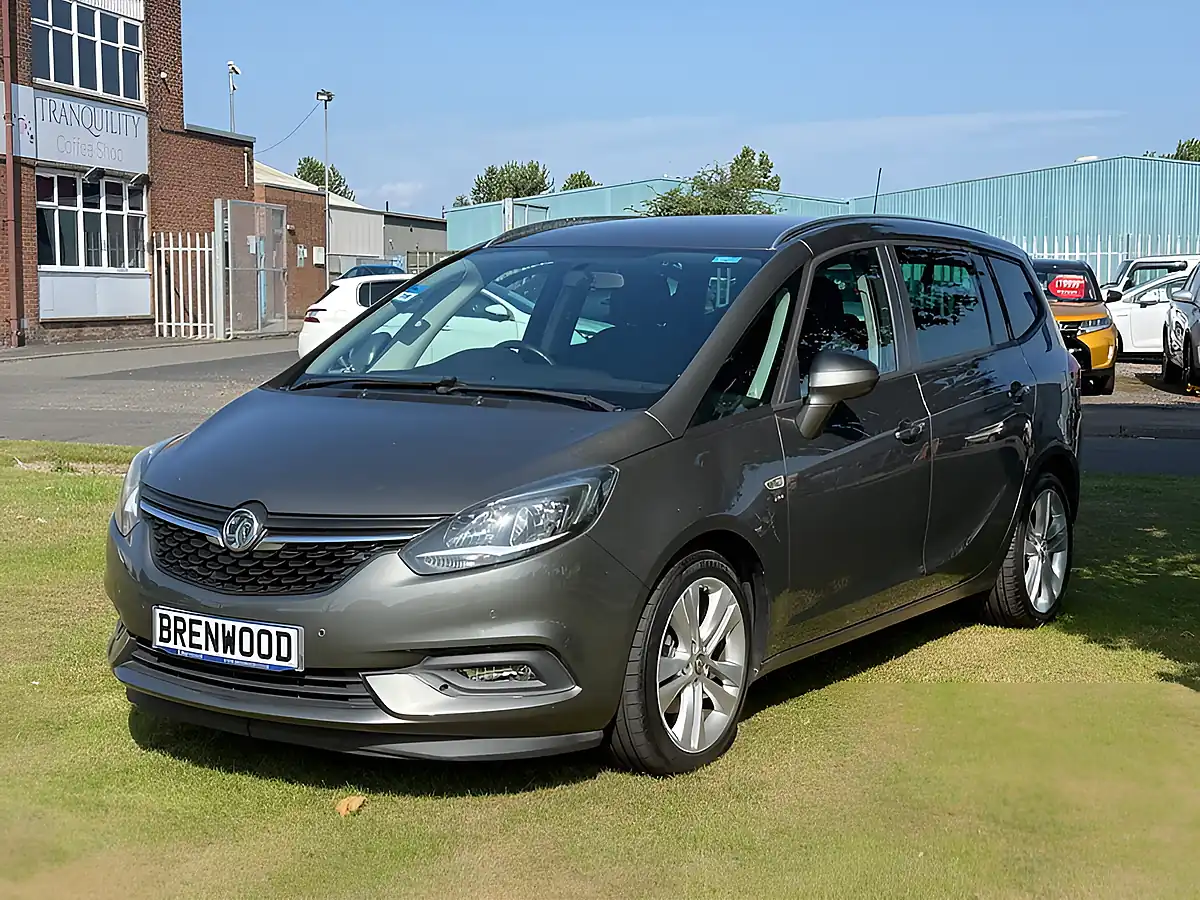 Used 2017 Vauxhall Zafira Tourer Sri Grey - Interior and Exterior details 3