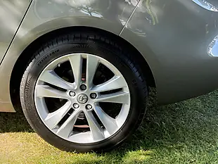 Used 2017 Vauxhall Zafira Tourer Sri Grey - Interior and Exterior details 9