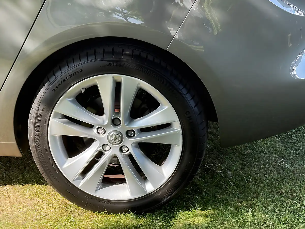 Used 2017 Vauxhall Zafira Tourer Sri Grey - Interior and Exterior details 9
