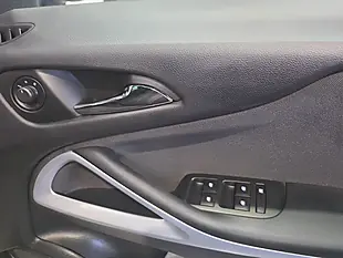 Used 2017 Vauxhall Zafira Tourer Sri Grey - Interior and Exterior details 10