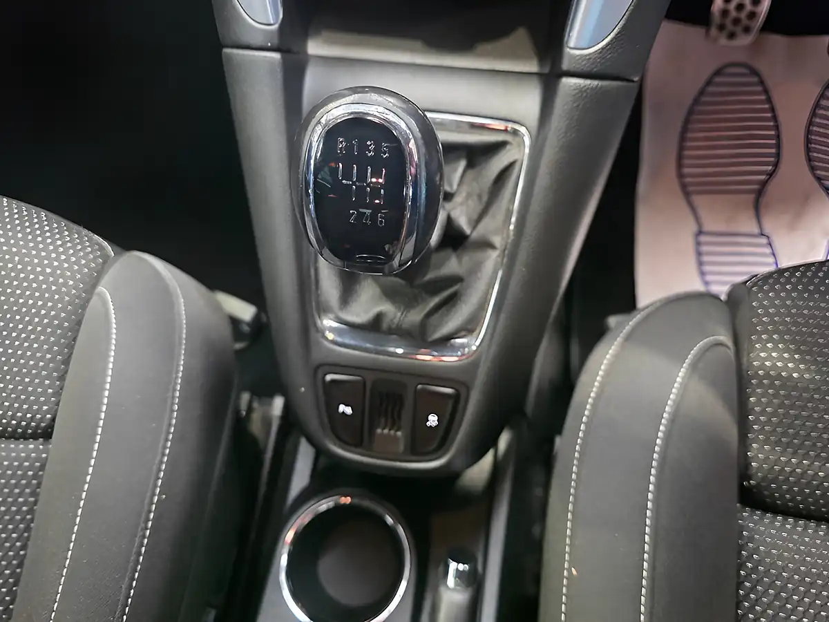 Used 2017 Vauxhall Zafira Tourer Sri Grey - Interior and Exterior details 11