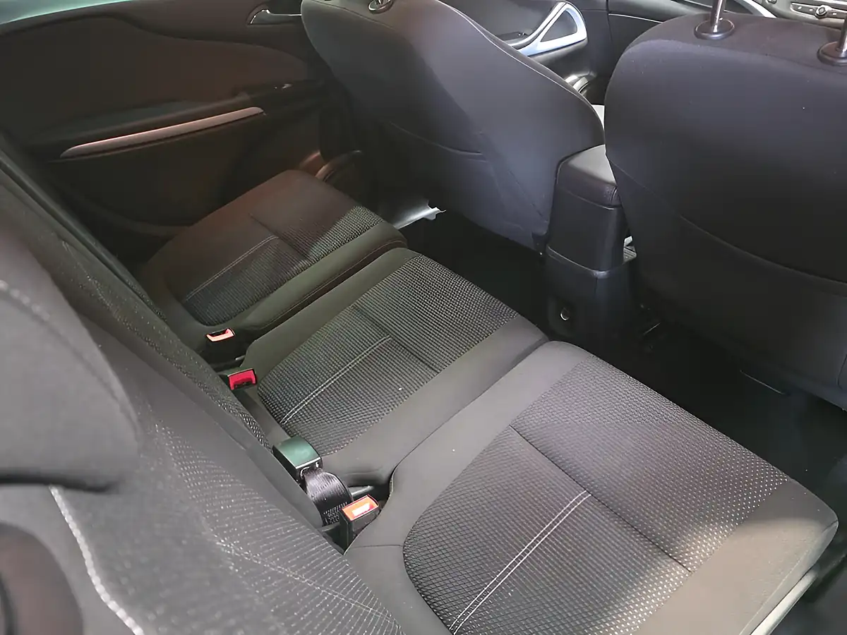 Used 2017 Vauxhall Zafira Tourer Sri Grey - Interior and Exterior details 13