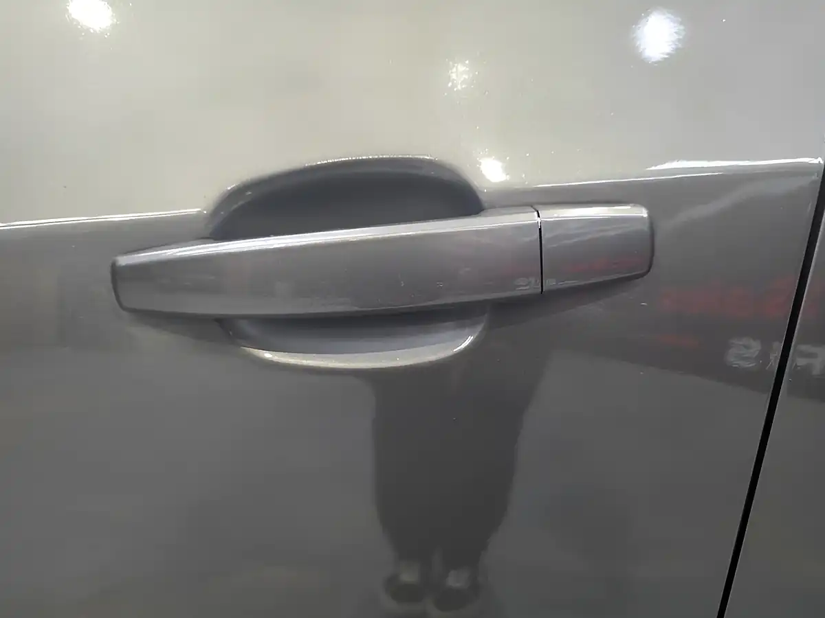 Used 2017 Vauxhall Zafira Tourer Sri Grey - Interior and Exterior details 15