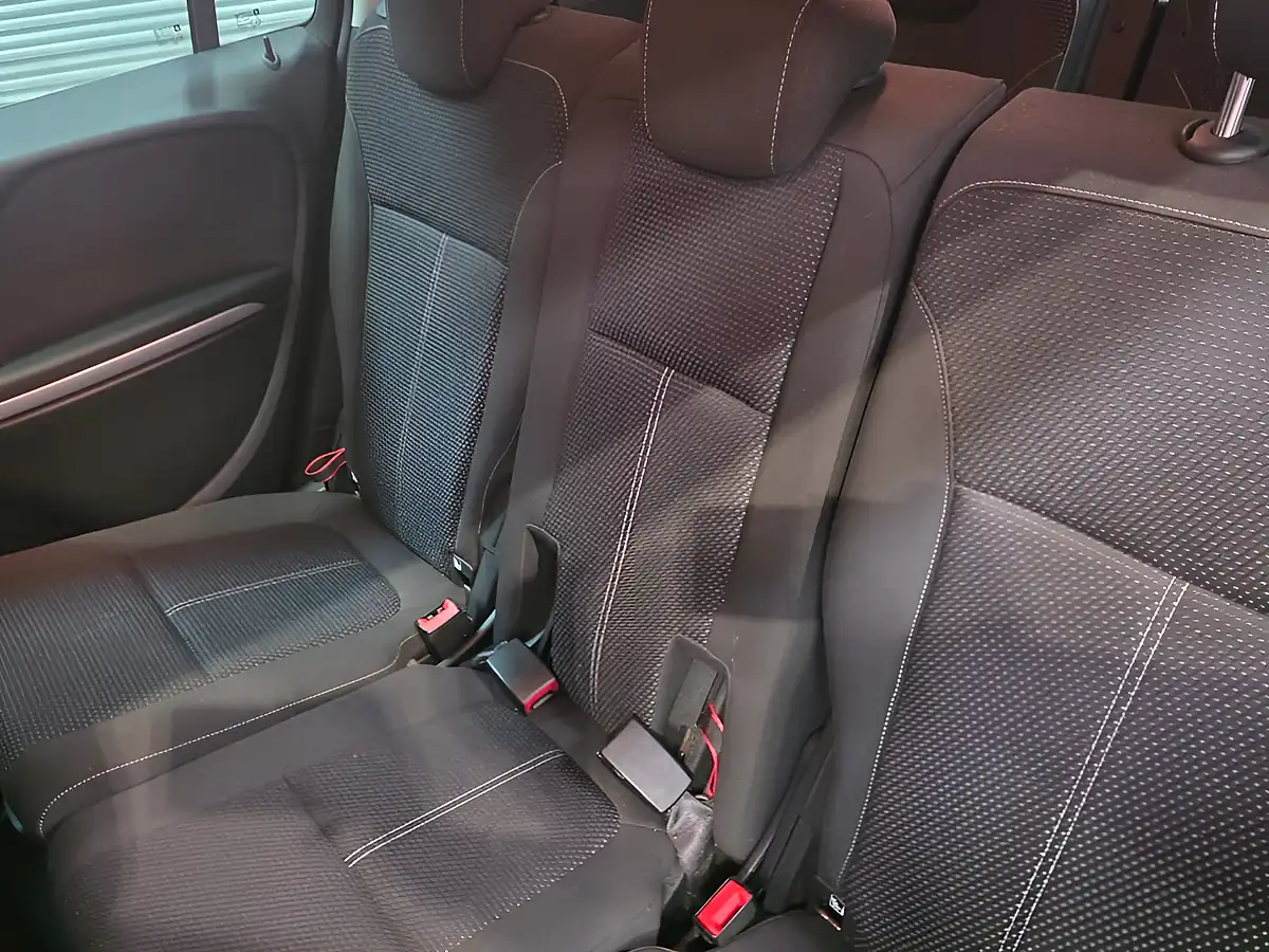 Used 2017 Vauxhall Zafira Tourer Sri Grey - Interior and Exterior details 18