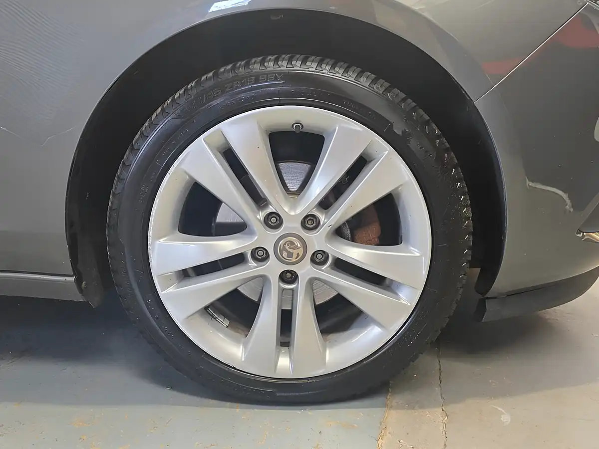 Used 2017 Vauxhall Zafira Tourer Sri Grey - Interior and Exterior details 6