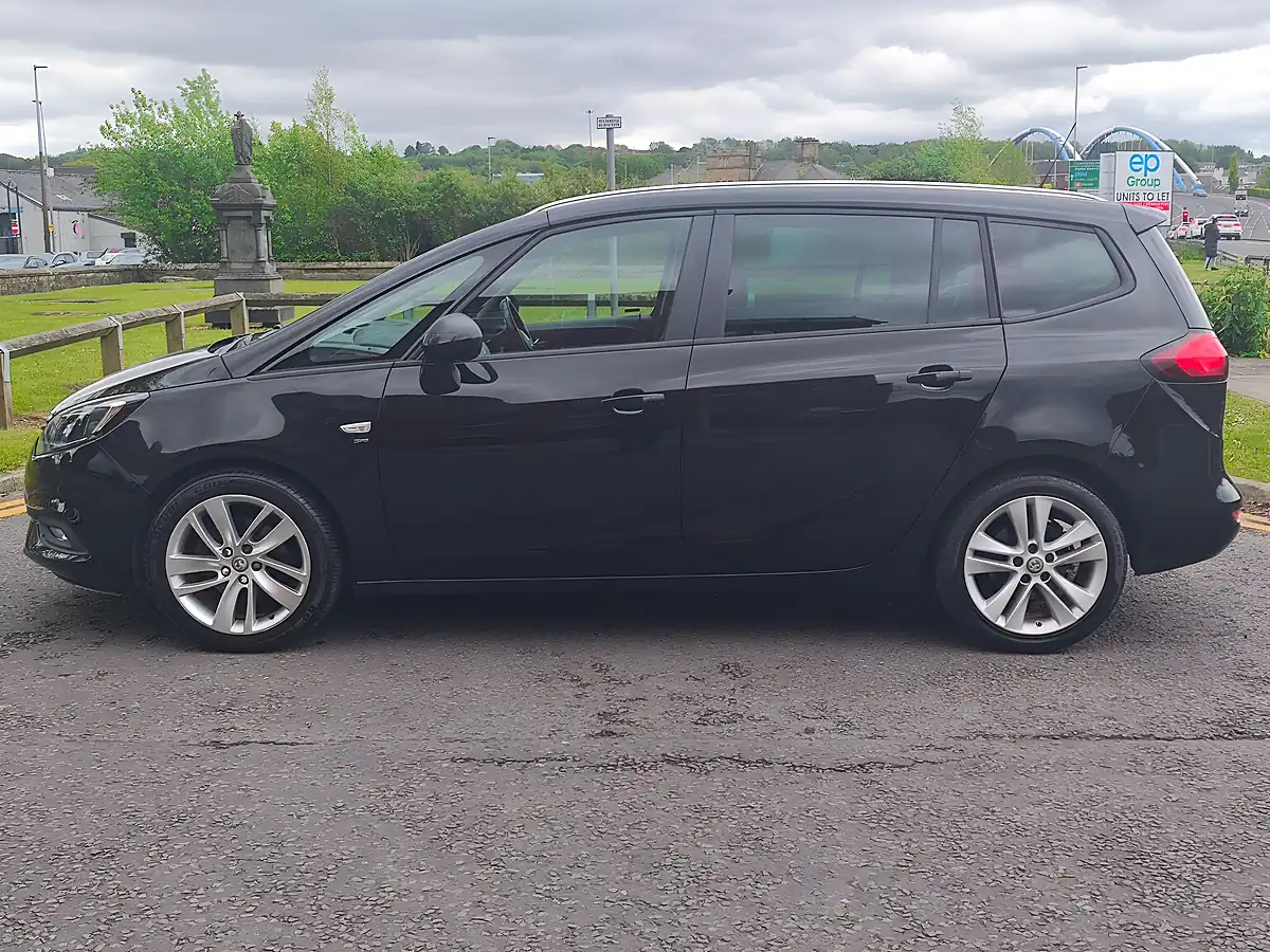 Used 2017 Vauxhall Zafira Tourer Sri Nav Black - Interior and Exterior details 12