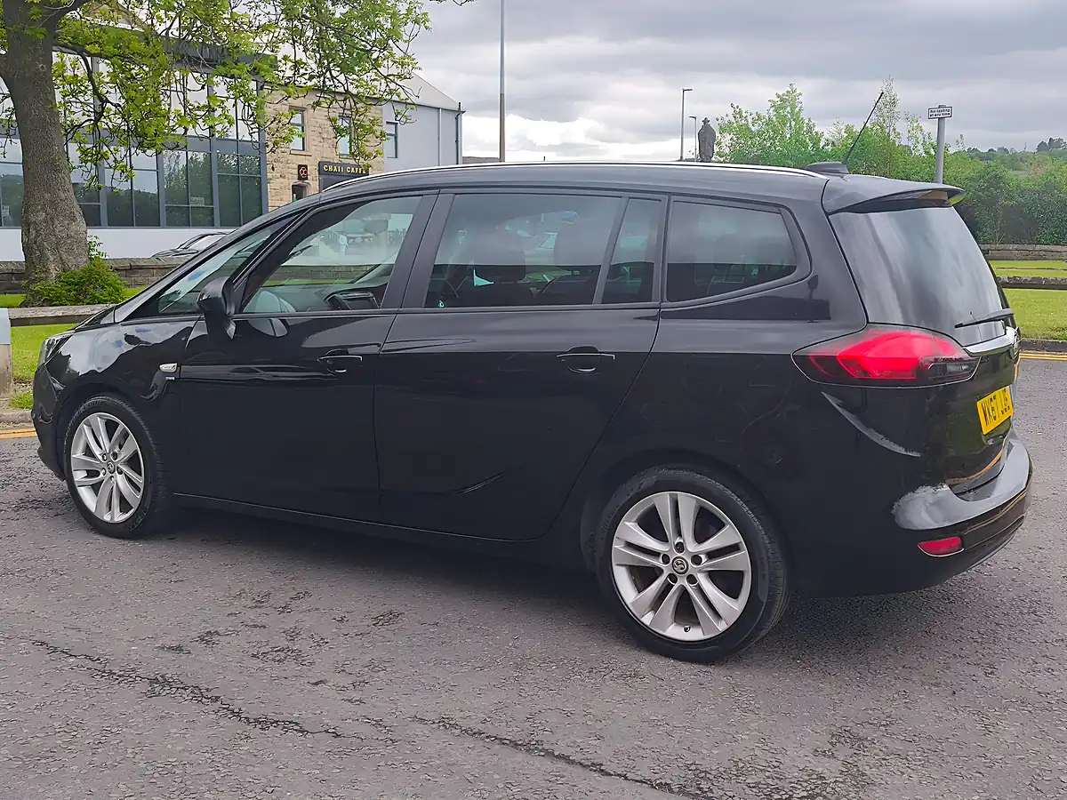 Used 2017 Vauxhall Zafira Tourer Sri Nav Black - Interior and Exterior details 13