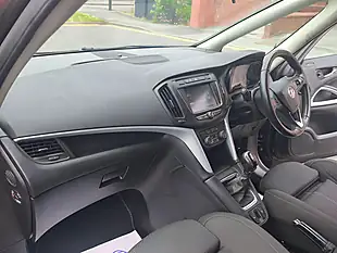 Used 2017 Vauxhall Zafira Tourer Sri Nav Black - Interior and Exterior details 15