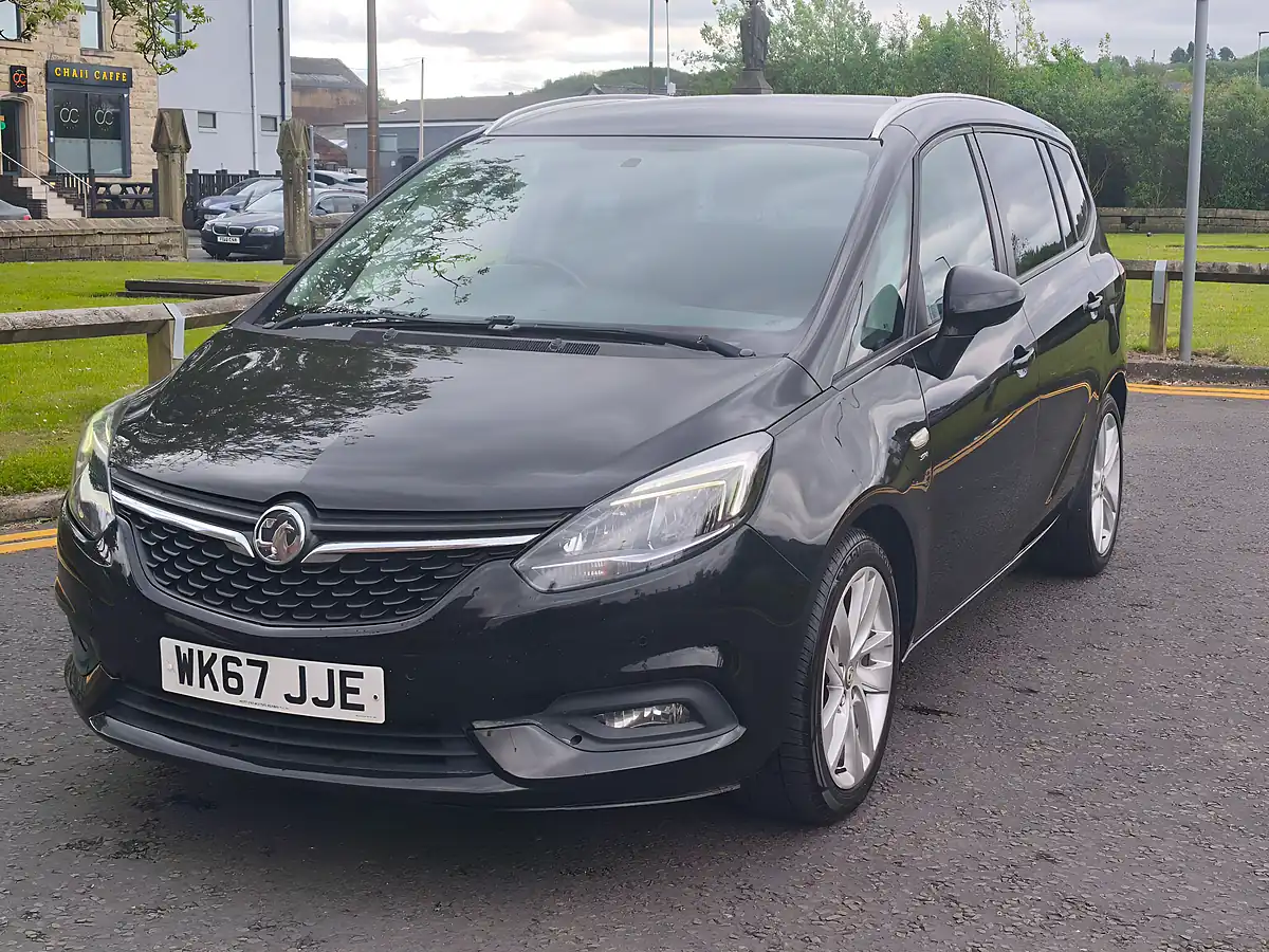 Used 2017 Vauxhall Zafira Tourer Sri Nav Black - Interior and Exterior details 6