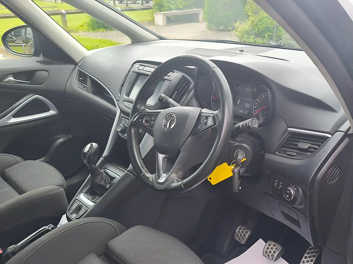 Used 2017 Vauxhall Zafira Tourer Sri Nav Black - Interior and Exterior details 7