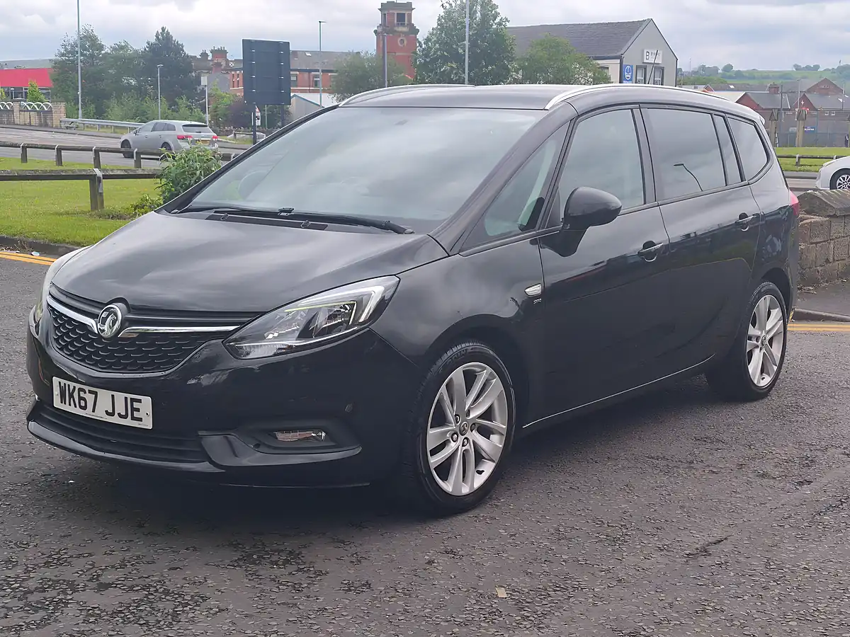 Used 2017 Vauxhall Zafira Tourer Sri Nav Black - Interior and Exterior details 9