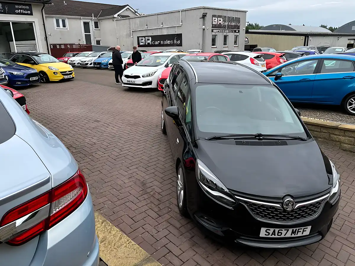 Used 2017 Vauxhall Zafira Tourer Sri Nav Black - Interior and Exterior details 13