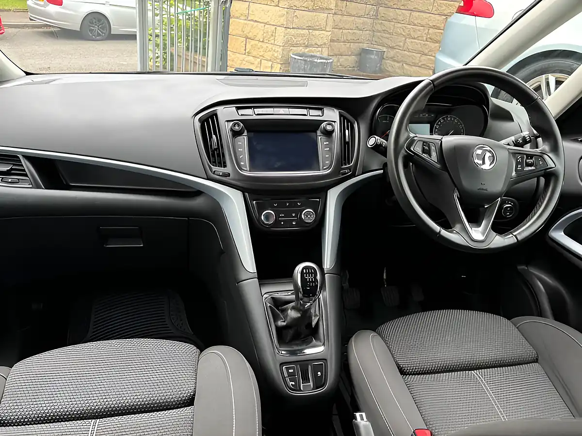 Used 2017 Vauxhall Zafira Tourer Sri Nav Black - Interior and Exterior details 18