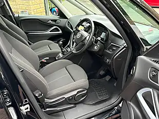 Used 2017 Vauxhall Zafira Tourer Sri Nav Black - Interior and Exterior details 19