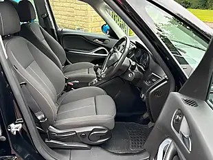 Used 2017 Vauxhall Zafira Tourer Sri Nav Black - Interior and Exterior details 20