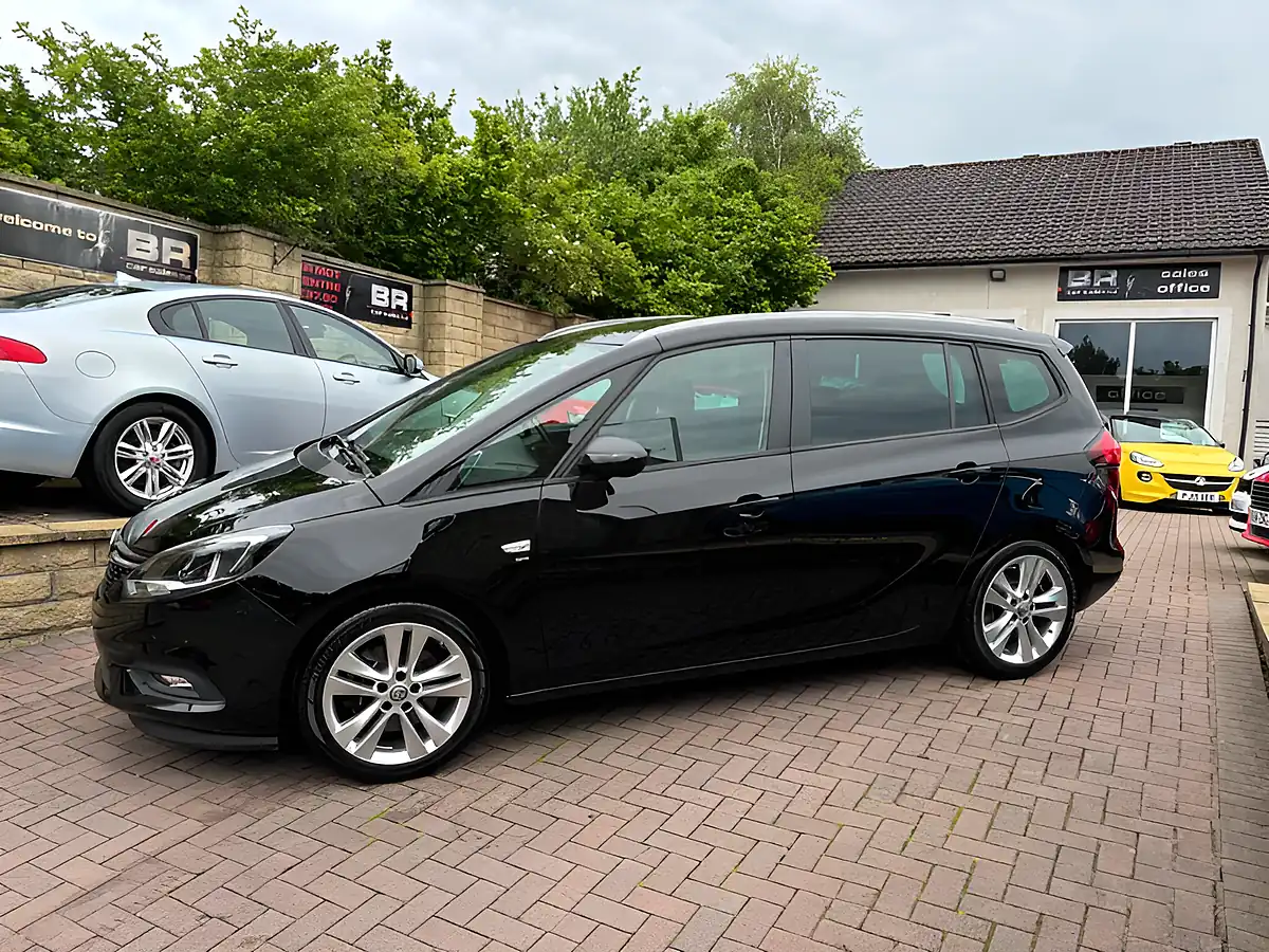Used 2017 Vauxhall Zafira Tourer Sri Nav Black - Interior and Exterior details 5