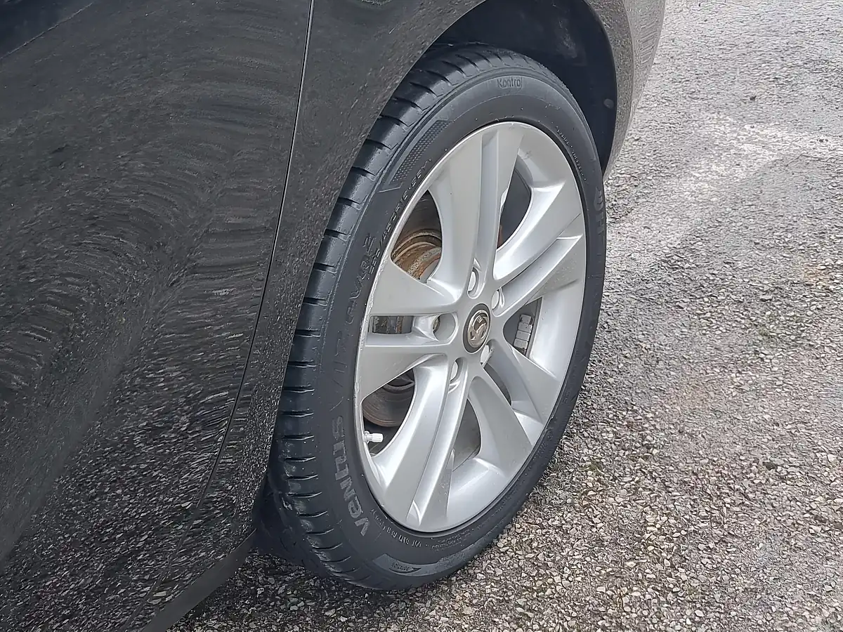 Used 2017 Vauxhall Zafira Tourer Sri Nav Black - Interior and Exterior details 11