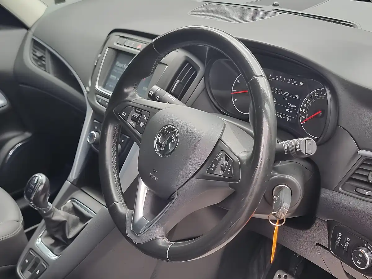 Used 2017 Vauxhall Zafira Tourer Sri Nav Black - Interior and Exterior details 13