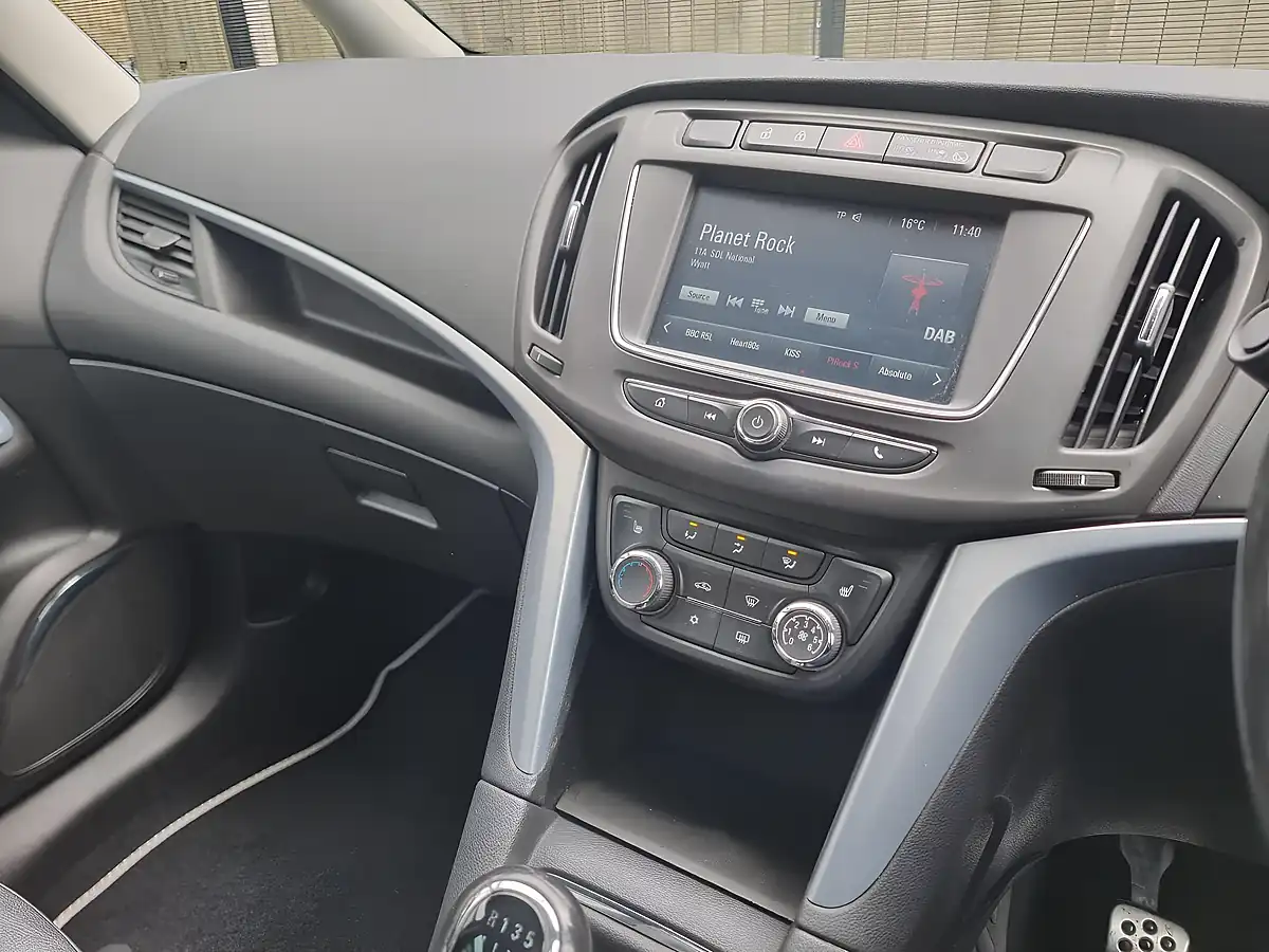 Used 2017 Vauxhall Zafira Tourer Sri Nav Black - Interior and Exterior details 18