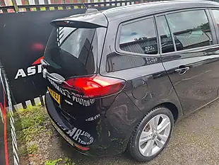 Used 2017 Vauxhall Zafira Tourer Sri Nav Black - Interior and Exterior details 9