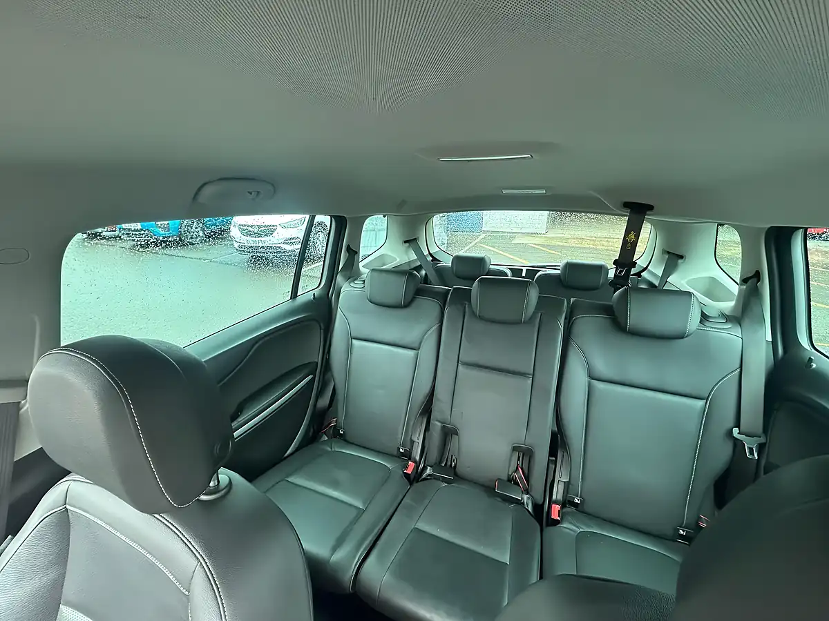 Used 2017 Vauxhall Zafira Tourer Sri Nav Silver - Interior and Exterior details 16