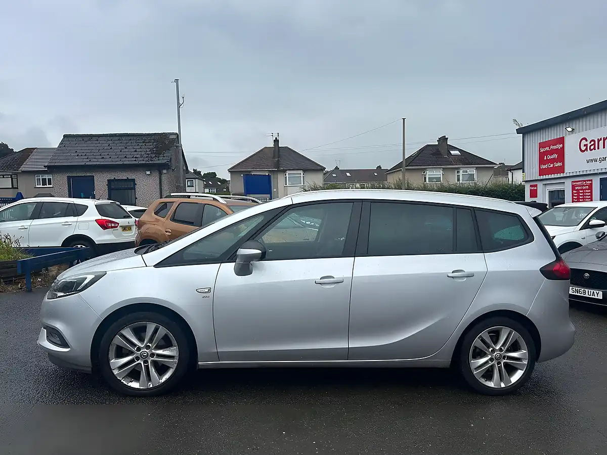 Used 2017 Vauxhall Zafira Tourer Sri Nav Silver - Interior and Exterior details 6
