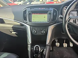 Used 2017 Vauxhall Zafira Tourer Sri Nav White - Interior and Exterior details 10