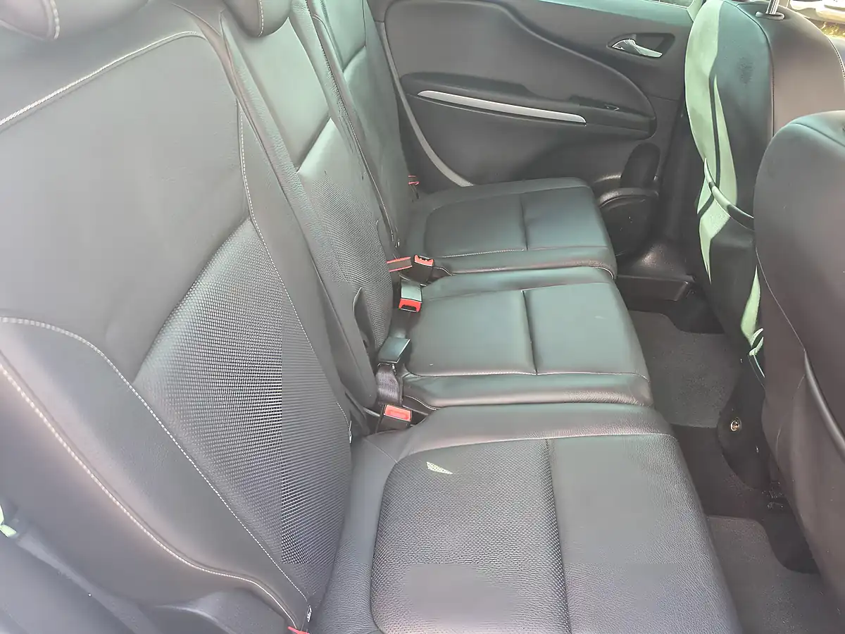 Used 2017 Vauxhall Zafira Tourer Sri Nav White - Interior and Exterior details 12